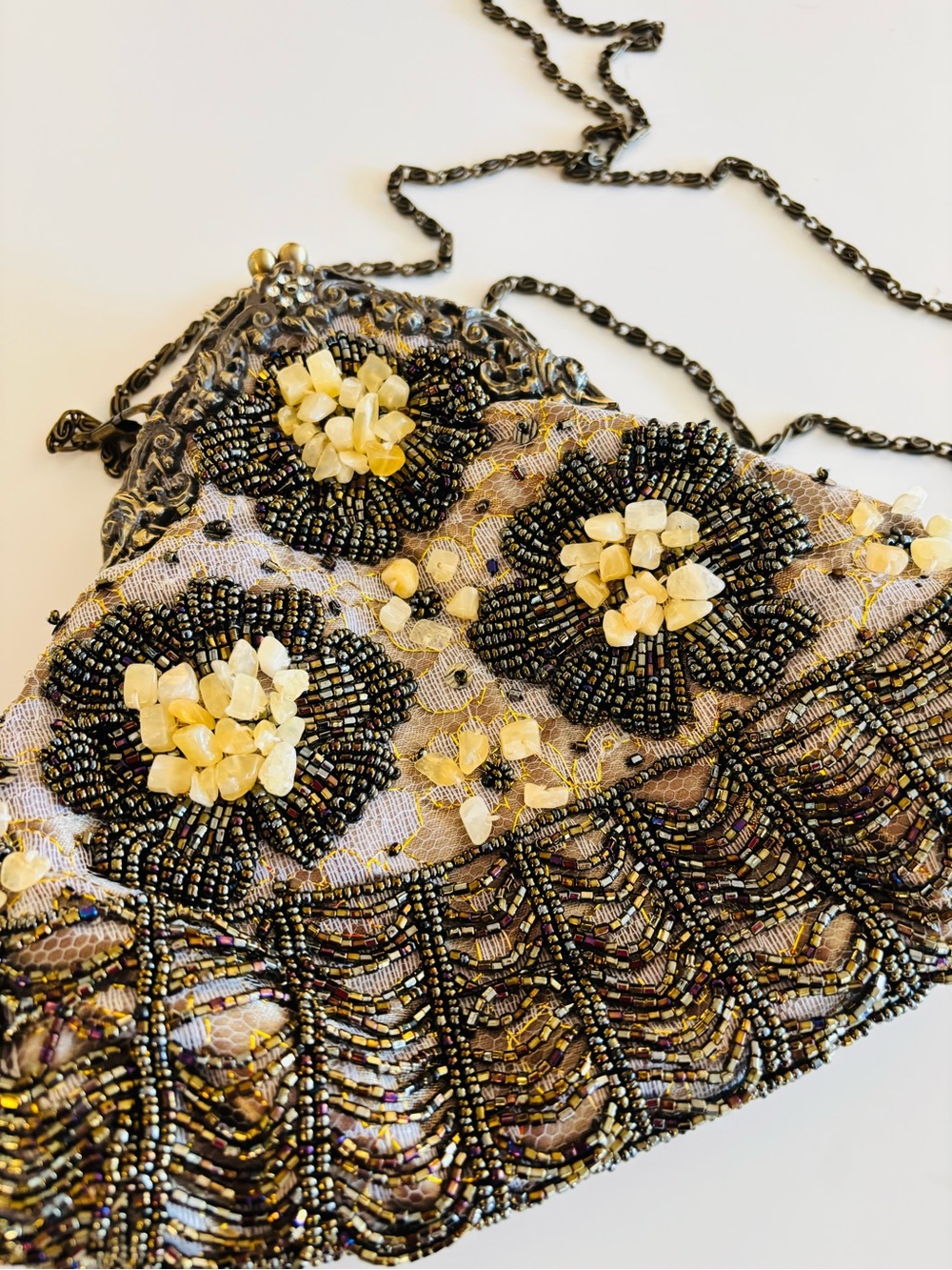 Vintage Beaded Floral Clutch in Gold and Cream - Picture 10 of 14